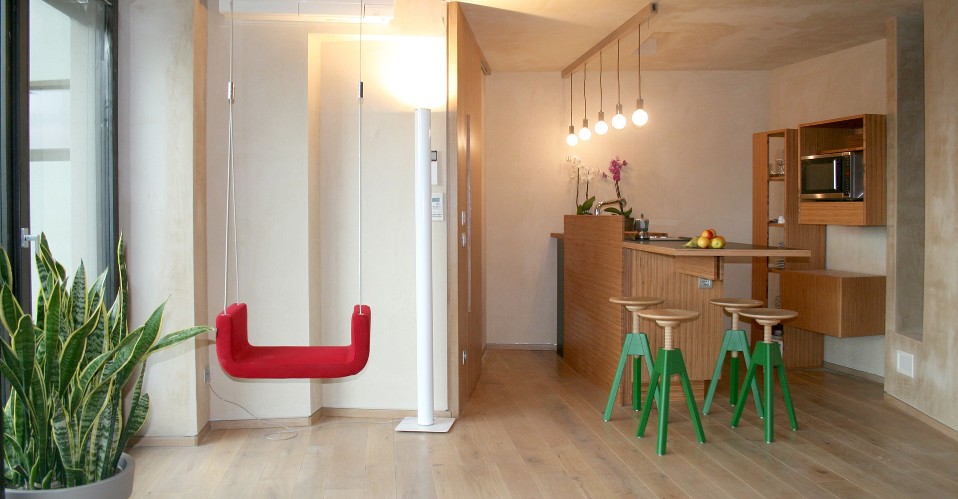 Il Rosso altalena appartamento affitto breve QBAPARTMENTS Alba Cuneo